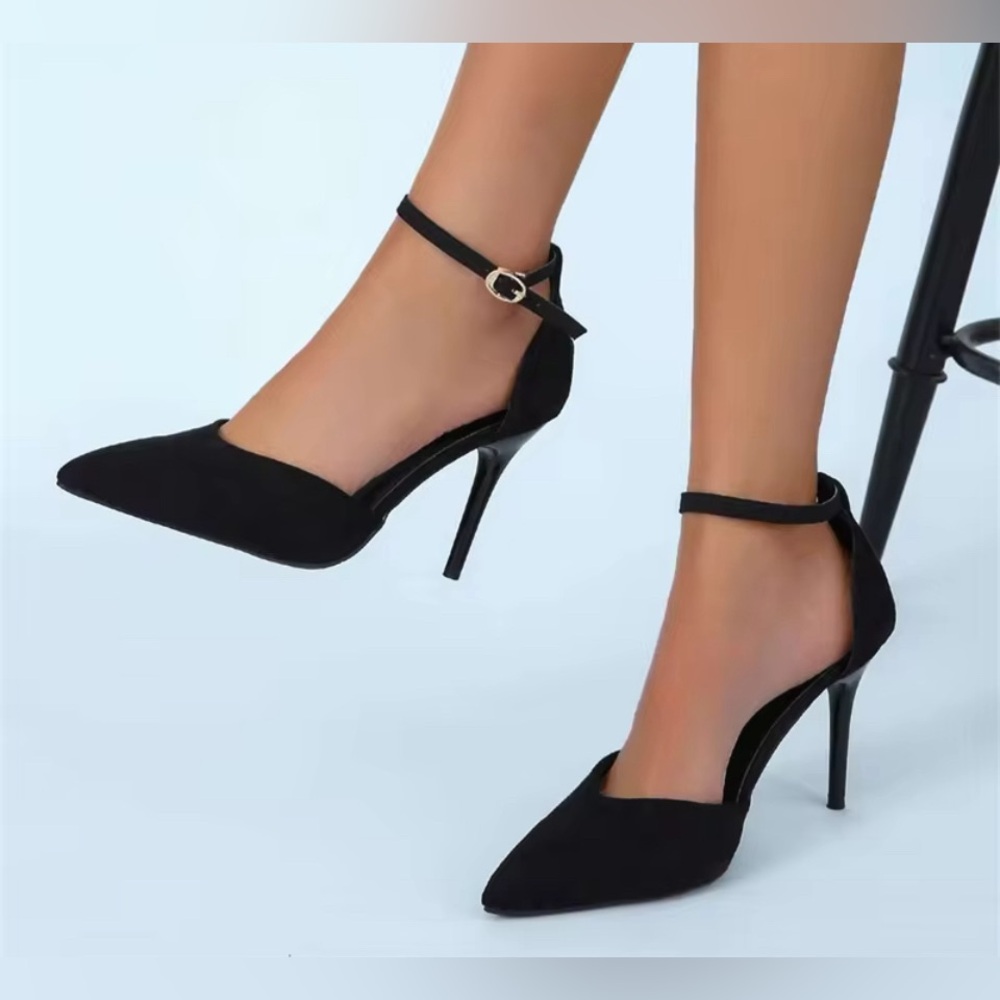 Black heeled ankle straps size 9